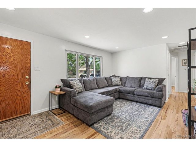 3061 Worchester St, Aurora, CO 80011