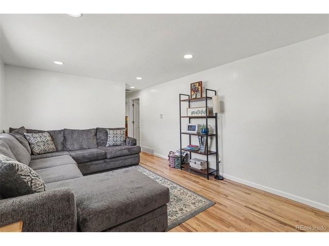 3061 Worchester St, Aurora, CO 80011