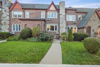 64-62 82nd Place, Middle Village, NY 11379