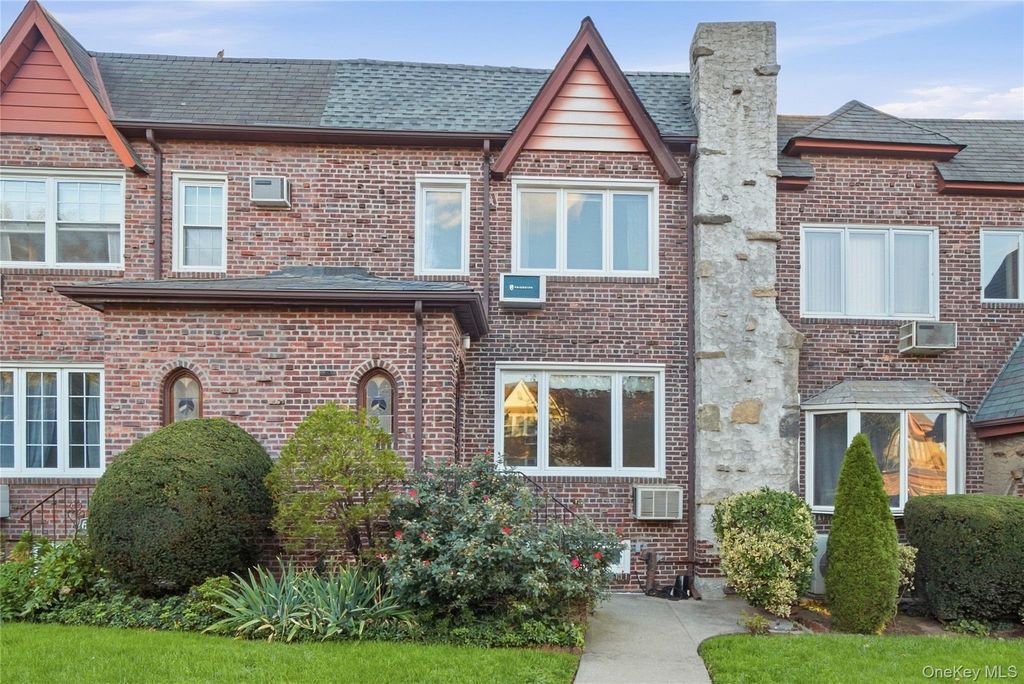 64-62 82nd Place, Middle Village, NY 11379 — photo 2