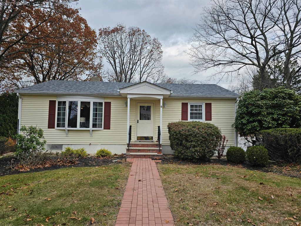 8 Laura Road, Monroe, NY 10950