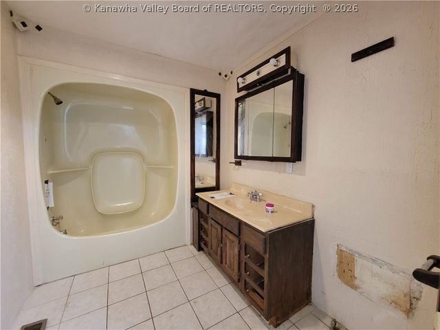 118 Lude Road, South Charleston, WV 25309