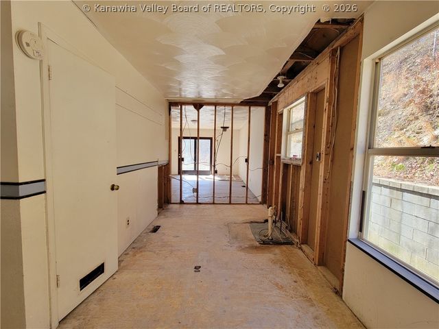 118 Lude Road, South Charleston, WV 25309
