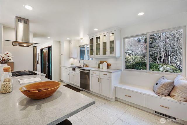 11715 12th Avenue NW, Seattle, WA 98177