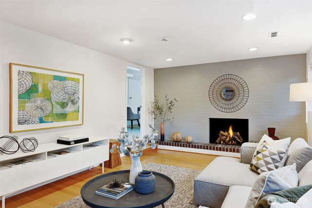 11715 12th Avenue NW, Seattle, WA 98177