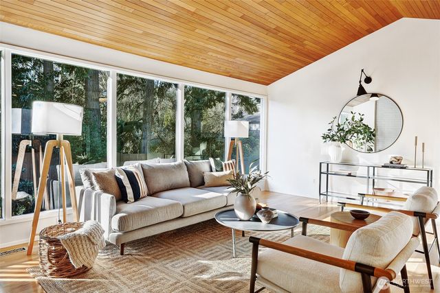 11715 12th Avenue NW, Seattle, WA 98177