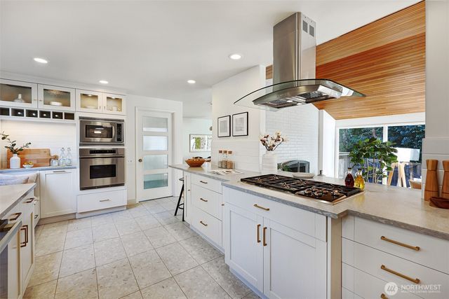 11715 12th Avenue NW, Seattle, WA 98177