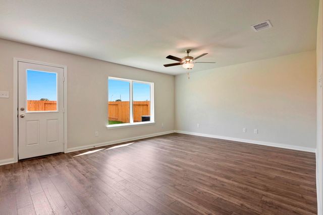 425 Sunny Highlands Drive, Katy, TX 77493