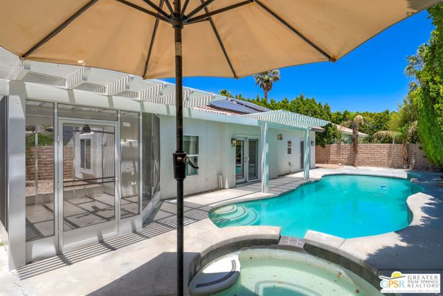 2220 N Paseo De Anza, Palm Springs, CA 92262