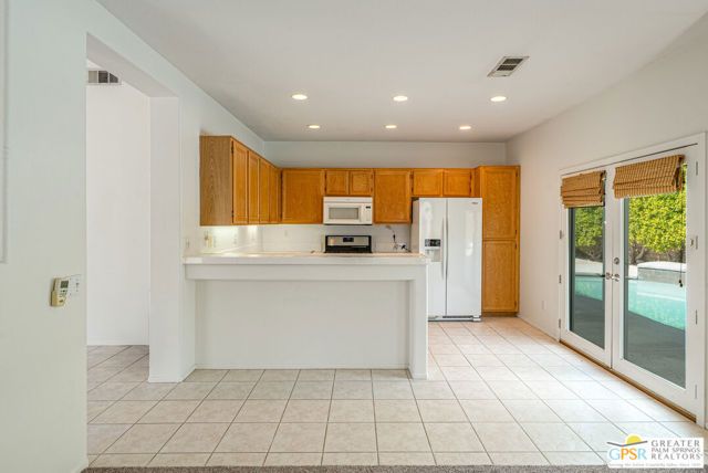 2220 N Paseo De Anza, Palm Springs, CA 92262