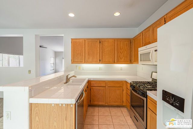 2220 N Paseo De Anza, Palm Springs, CA 92262