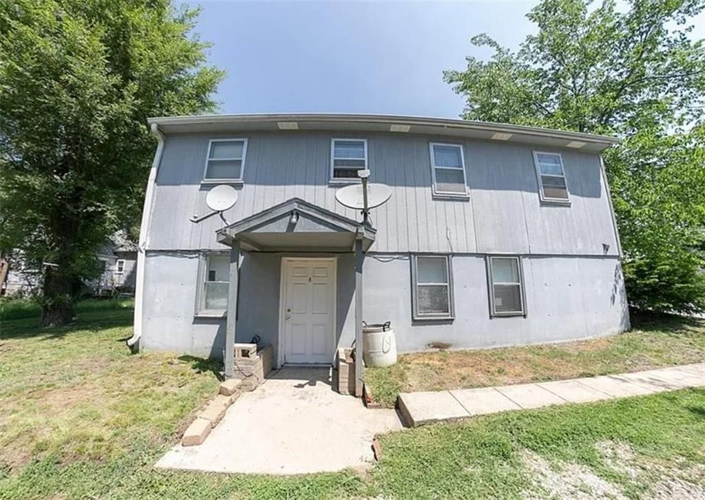 300 Zoll Street, Warrensburg, MO 64093