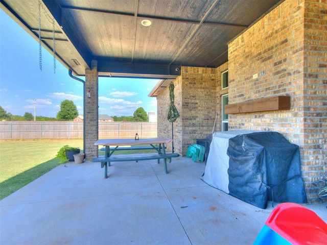 117 W Duane Drive, Mustang, OK 73064