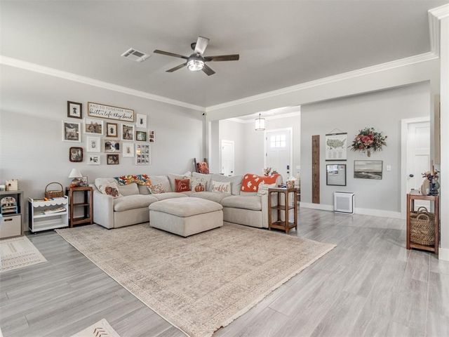 117 W Duane Drive, Mustang, OK 73064