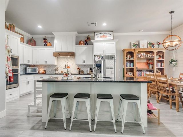 117 W Duane Drive, Mustang, OK 73064