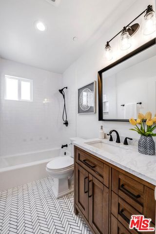 730 N Fairview Street, Burbank, CA 91505