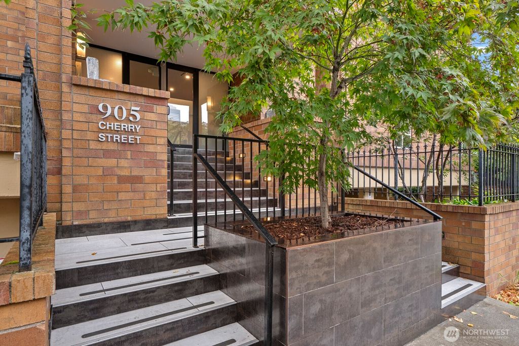 905 Cherry Street #601, Seattle, WA 98104