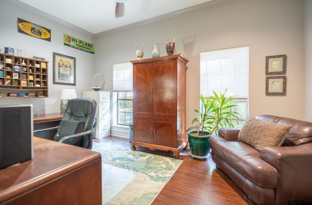 1520 Clubview Dr, Tyler, TX 75701