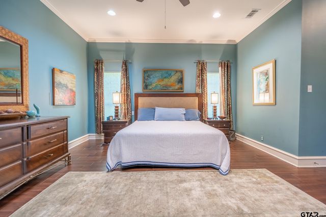 1520 Clubview Dr, Tyler, TX 75701