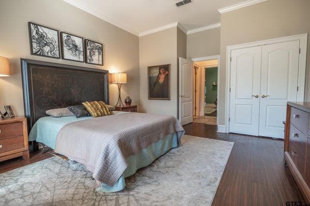 1520 Clubview Dr, Tyler, TX 75701