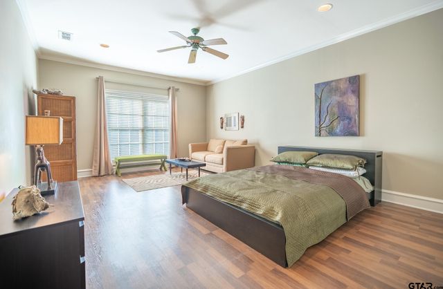 1520 Clubview Dr, Tyler, TX 75701