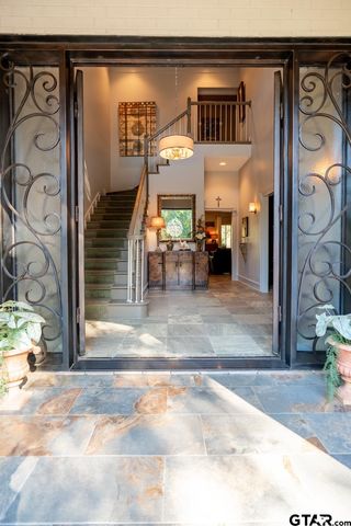 1520 Clubview Dr, Tyler, TX 75701