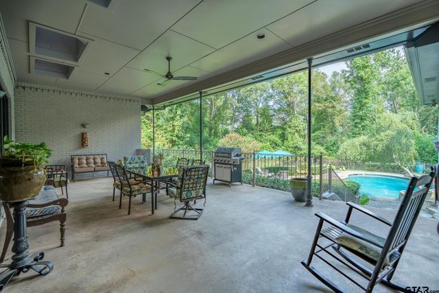 1520 Clubview Dr, Tyler, TX 75701