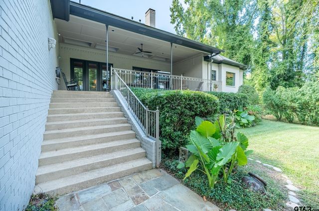 1520 Clubview Dr, Tyler, TX 75701