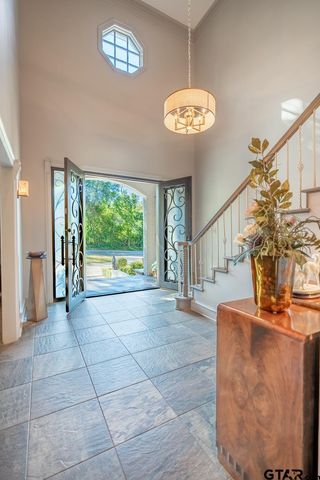 1520 Clubview Dr, Tyler, TX 75701