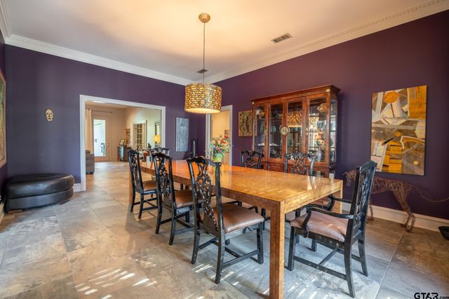 1520 Clubview Dr, Tyler, TX 75701