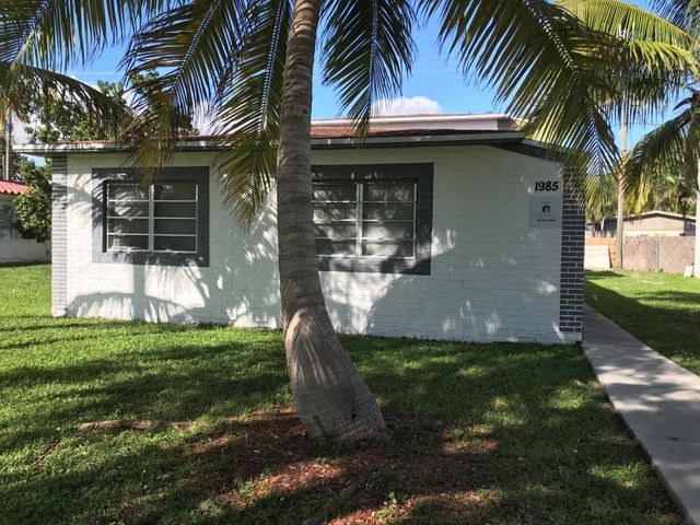1985 NE 172nd Street, North Miami Beach, FL 33162