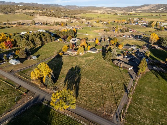 2522 NE Sunset View Lane, Prineville, OR 97754