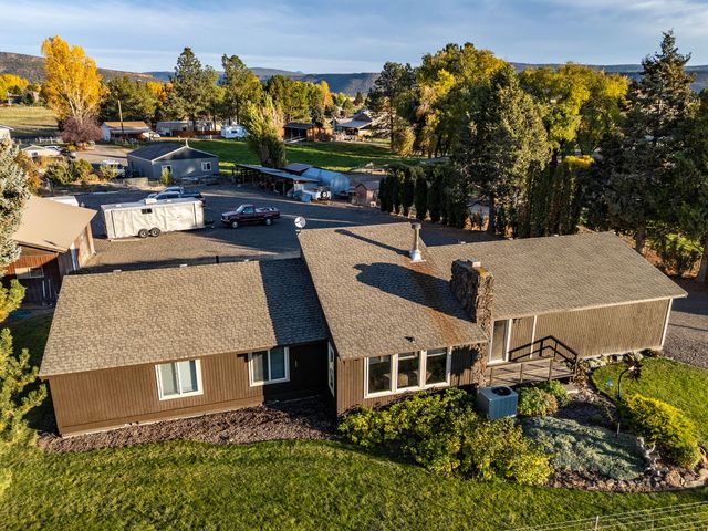 2522 NE Sunset View Lane, Prineville, OR 97754