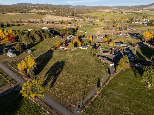 2522 NE Sunset View Lane, Prineville, OR 97754