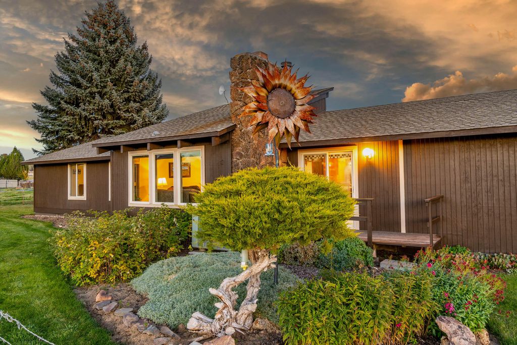2522 NE Sunset View Lane, Prineville, OR 97754