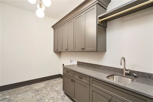 526 Sawgrass Drive, Fairlawn, OH 44333