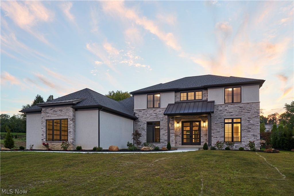 526 Sawgrass Drive, Fairlawn, OH 44333