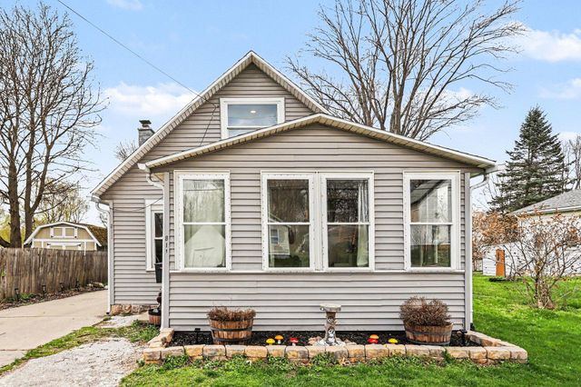 811 9th Street, Three Rivers City, MI 49093