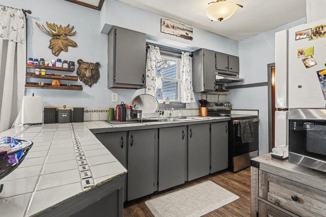 811 9th Street, Three Rivers City, MI 49093