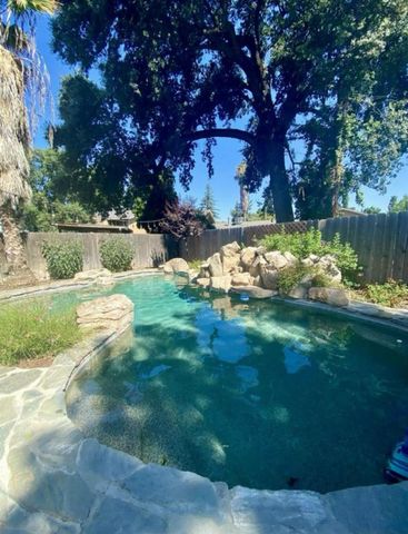 4800 W Crowley Court, Visalia, CA 93291