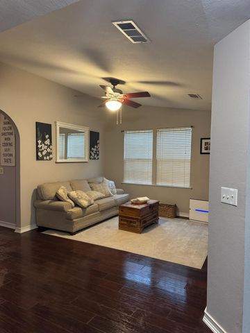 4800 W Crowley Court, Visalia, CA 93291