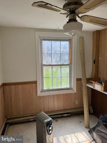9440 HOLLOW RD, Middletown, MD 21769