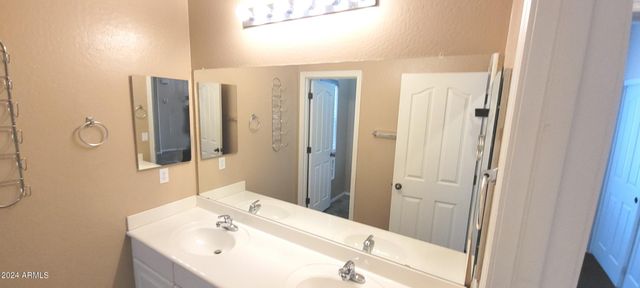 11537 E SEBRING Avenue, Mesa, AZ 85212