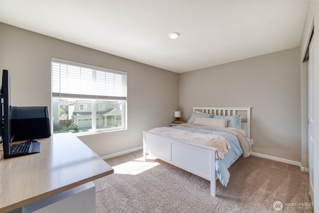615 Mount Peak Street N, Enumclaw, WA 98022