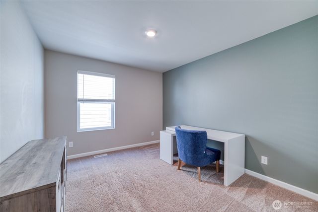 615 Mount Peak Street N, Enumclaw, WA 98022