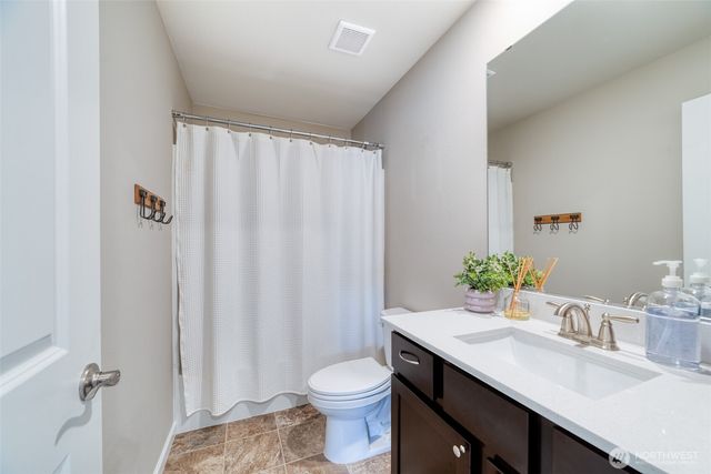 615 Mount Peak Street N, Enumclaw, WA 98022