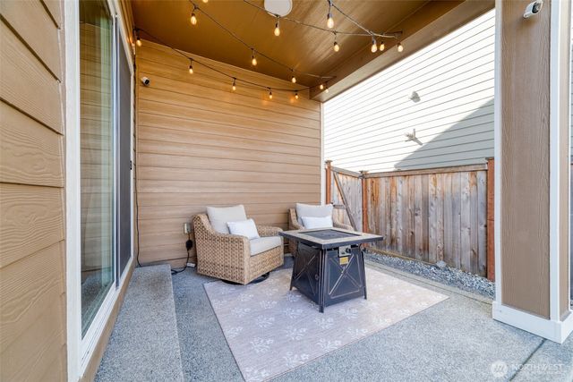 615 Mount Peak Street N, Enumclaw, WA 98022