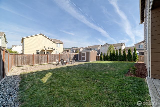 615 Mount Peak Street N, Enumclaw, WA 98022