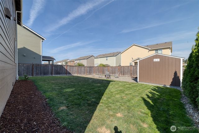 615 Mount Peak Street N, Enumclaw, WA 98022