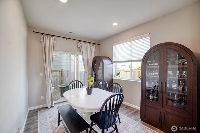 615 Mount Peak Street N, Enumclaw, WA 98022